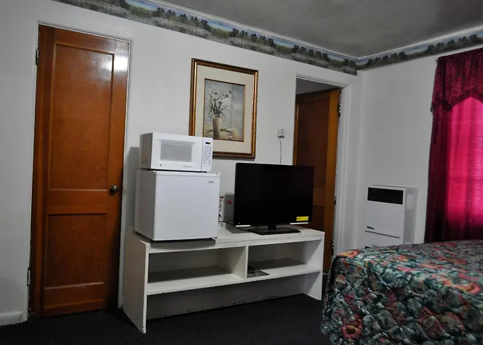 Western Motel Lovell