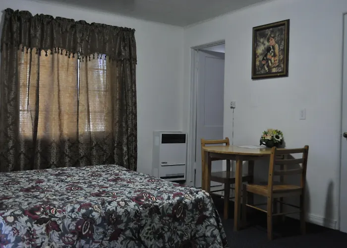 Western Motel Lovell