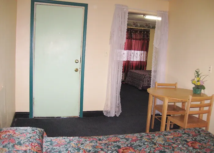 Western Motel Lovell