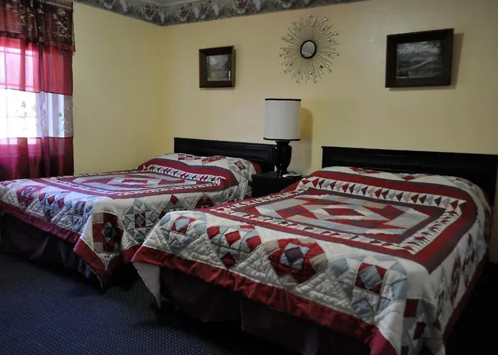 Western Motel Lovell